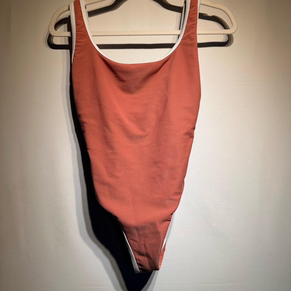 LainSnow Coral Swimsuit with White Accents - Picture 6 of 8